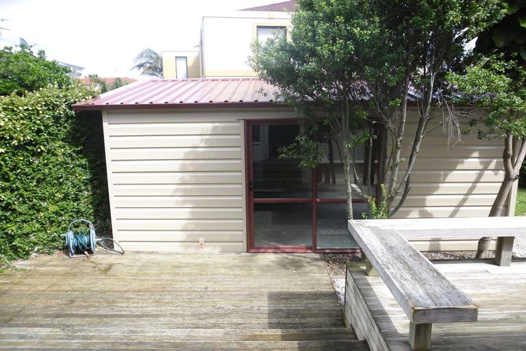 Photo of property in 15 Hattaway Avenue, Bucklands Beach, Auckland, 2012