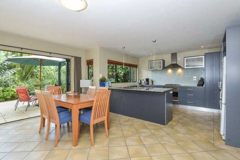 Photo of property in 6a Godden Crescent, Orakei, Auckland, 1071