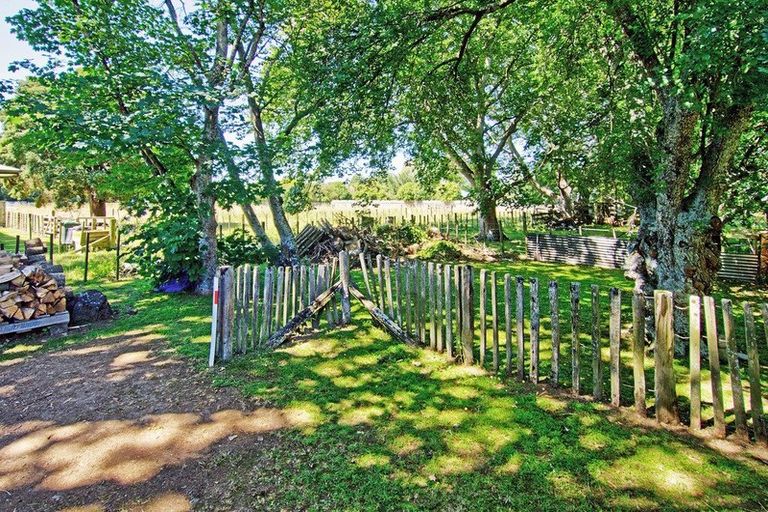 Photo of property in 16 Hilton Road, Carterton, 5713