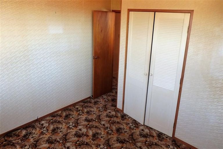 Photo of property in 3 Struan Place, Highland Park, Auckland, 2010