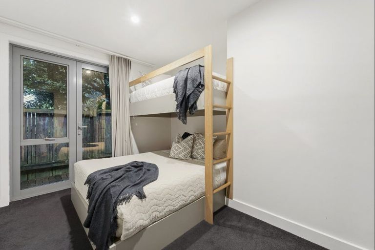Photo of property in 15 Ngarata Avenue, Mount Maunganui, 3116