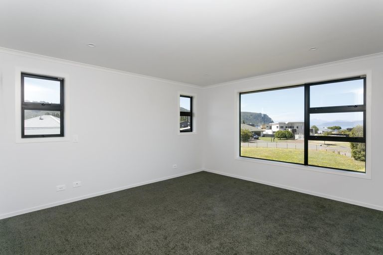 Photo of property in 9 Okaia Drive, Kinloch, Taupo, 3377
