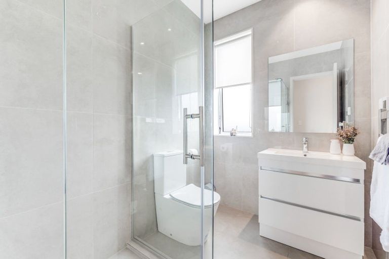 Photo of property in 10 Hedge Row, Sunnyhills, Auckland, 2010