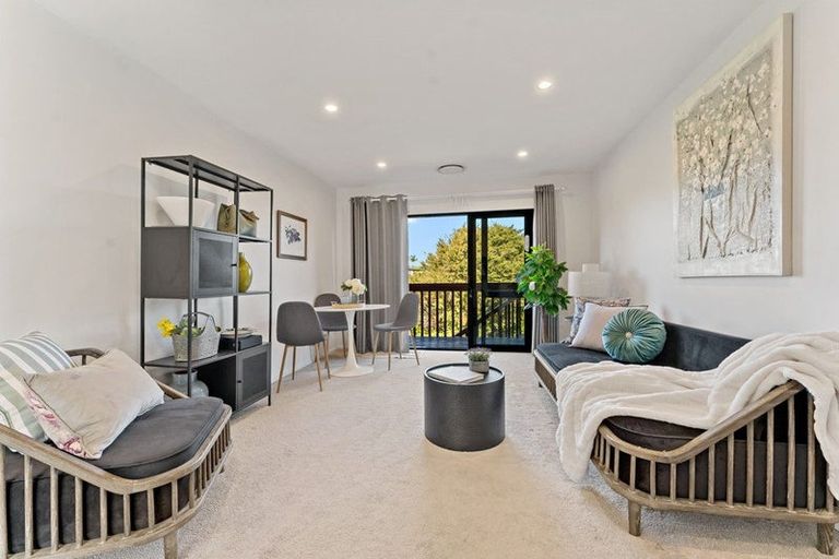 Photo of property in 12 Channing Crescent, Botany Downs, Auckland, 2010