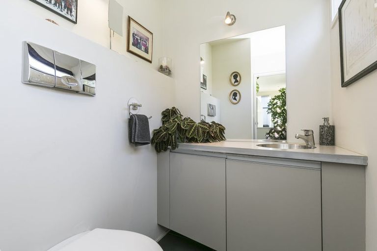 Photo of property in 79 Mantell Street, Seatoun, Wellington, 6022