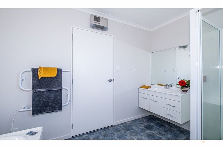 Photo of property in 10 South Terrace Road, Geraldine, 7930