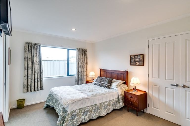 Photo of property in 35 Mcnaughton Place, Onekawa, Napier, 4110