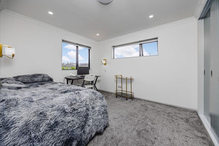 Photo of property in 29a Plumley Crescent, Mangere, Auckland, 2022
