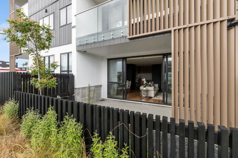 Photo of property in 2/1g Dishys Road, Flat Bush, Auckland, 2019