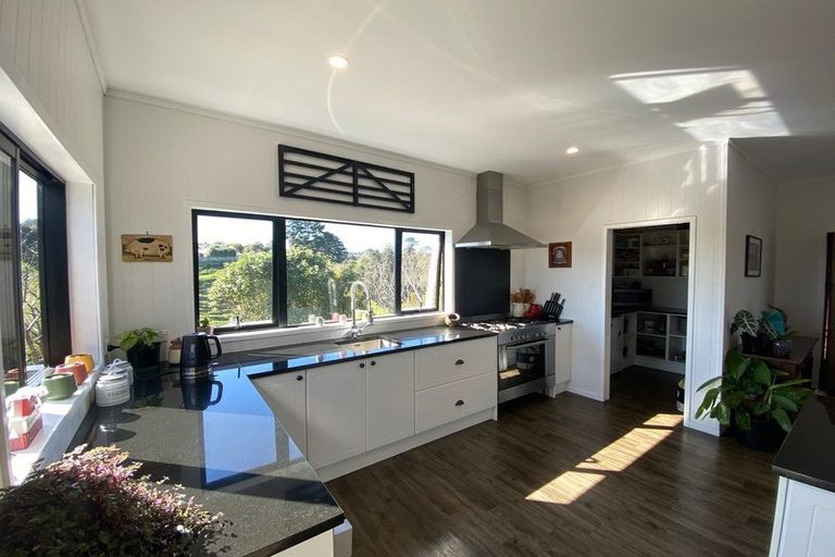 Photo of property in 30 Pararewa Drive, Whalers Gate, New Plymouth, 4310