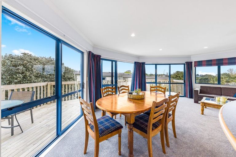 Photo of property in 1b Triangle Road, Massey, Auckland, 0614