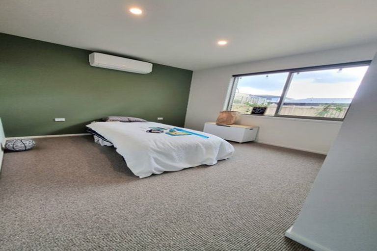 Photo of property in 19 Joseph Kokich Avenue, Swanson, Auckland, 0614