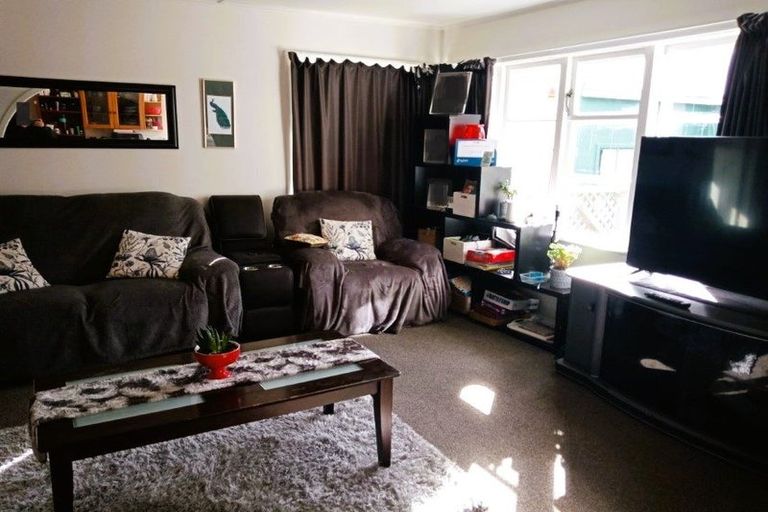 Photo of property in 43 Guthrie Street, Waterloo, Lower Hutt, 5011