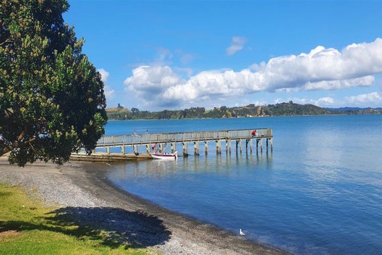 Photo of property in 64 Mataikokako Loop, Kawakawa Bay, 2585