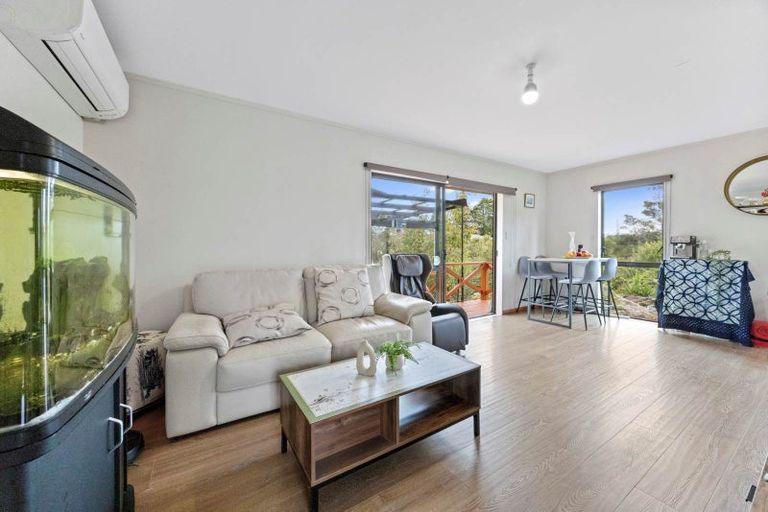 Photo of property in 48a Brains Road, Kelston, Auckland, 0602