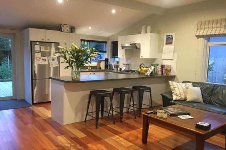 Photo of property in 15 Woodville Street, Edgeware, Christchurch, 8013