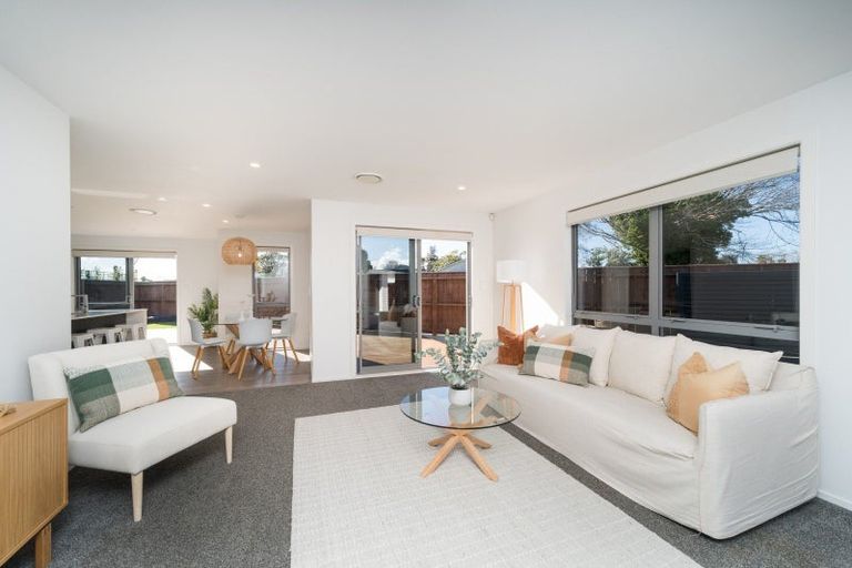 Photo of property in 2 Seddon Street, Takaro, Palmerston North, 4412