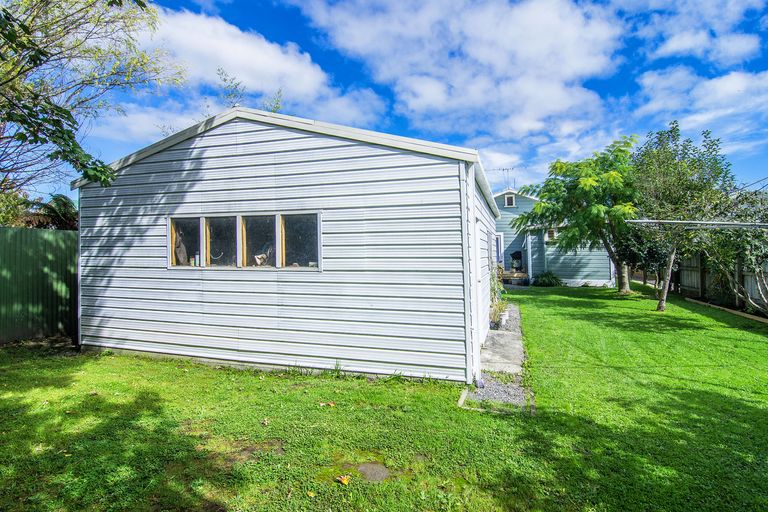 Photo of property in 18 Cambridge Terrace, Masterton, 5810