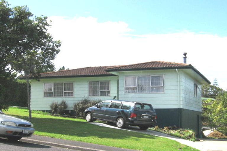Photo of property in 21 Cedar Heights Avenue, Massey, Auckland, 0614