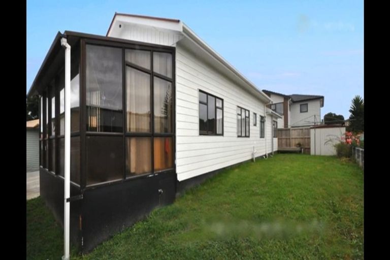 Photo of property in 12a Sturdee Road, Manurewa, Auckland, 2102