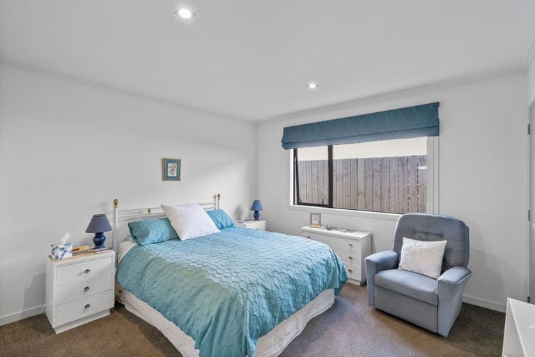 Photo of property in 7 Ruru Place, Levin, 5510