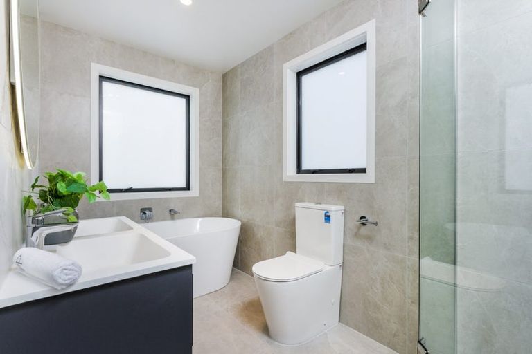 Photo of property in 591c East Coast Road, Browns Bay, Auckland, 0632