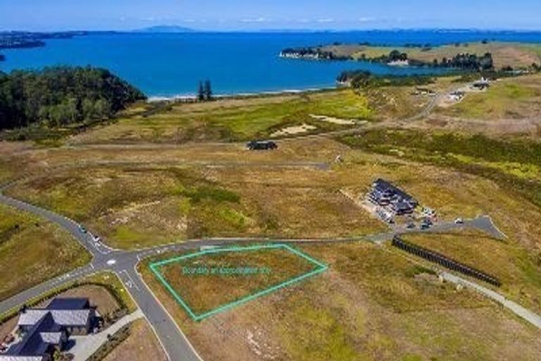 Photo of property in 8 Rongoa Road, Okura Bush, Silverdale, 0794