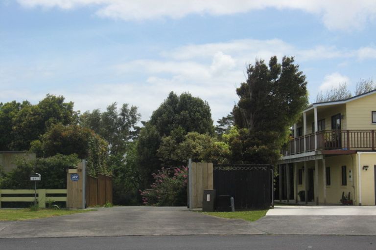 Photo of property in 19 Bill Phillip Place, Clendon Park, Auckland, 2103