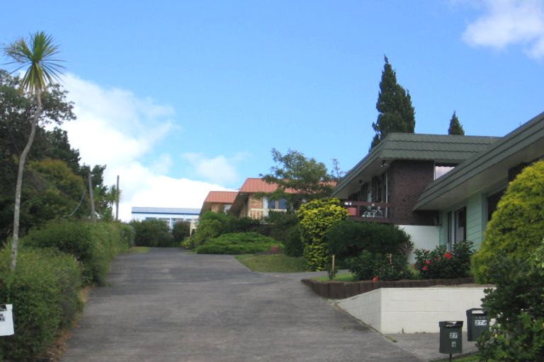 Photo of property in 1/25 Aotearoa Terrace, Murrays Bay, Auckland, 0630