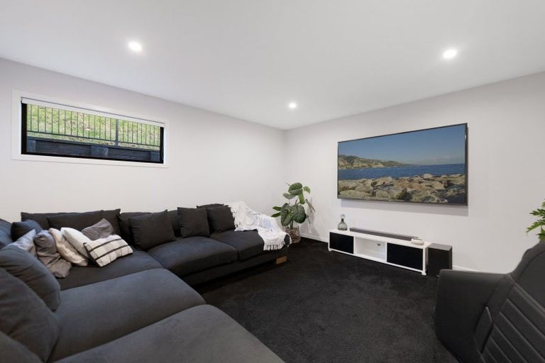 Photo of property in 42 Oceana Drive, Welcome Bay, Tauranga, 3175