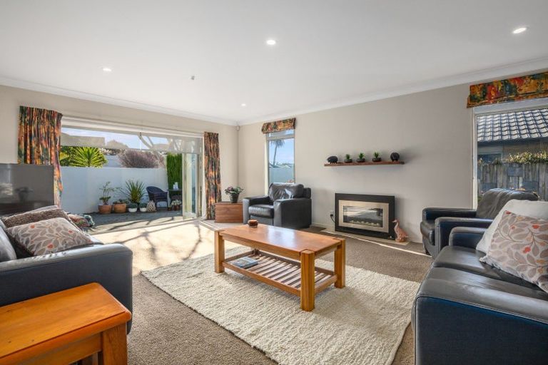 Photo of property in 12 Avion Terrace, Raumati Beach, Paraparaumu, 5032