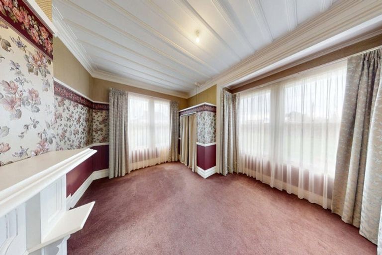 Photo of property in 215 Bridge Street, Bulls, 4818