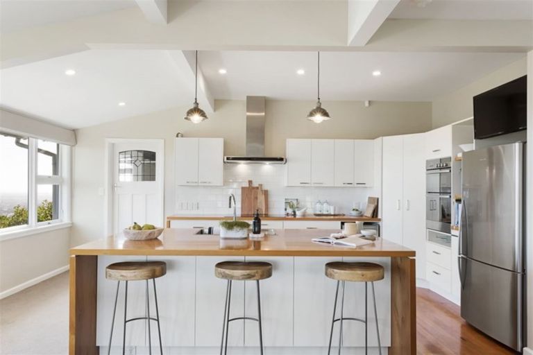 Photo of property in 148 Hackthorne Road, Cashmere, Christchurch, 8022