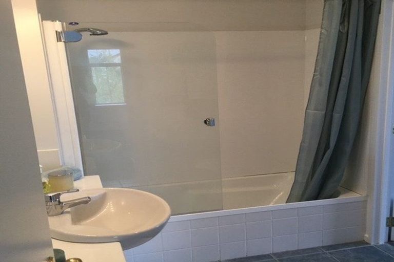 Photo of property in Tuscany Towers, 60/1 Ambrico Place, New Lynn, Auckland, 0600