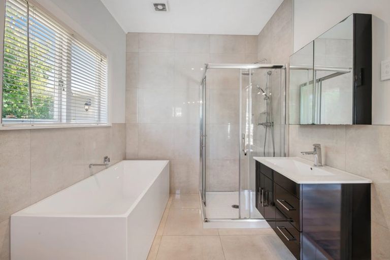 Photo of property in 14 Tiri Road, Manly, Whangaparaoa, 0930