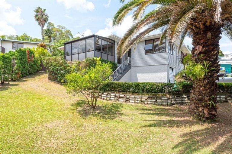 Photo of property in 1/80 Bond Crescent, Forrest Hill, Auckland, 0620