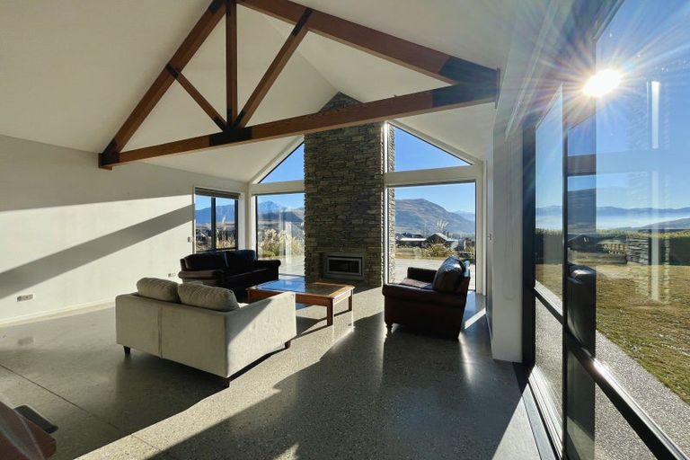 Photo of property in 9 Rabbiters Crescent, Jacks Point, Queenstown, 9371