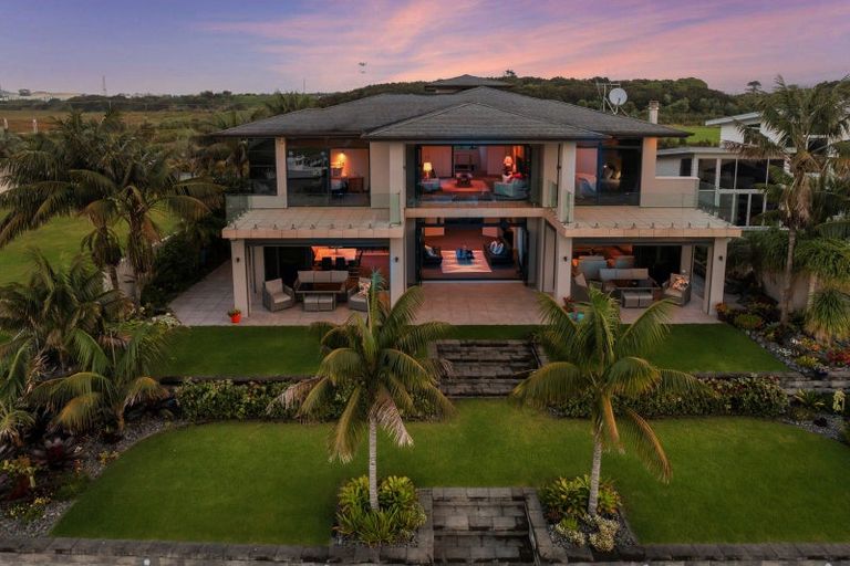 Photo of property in 12 Rauiri Drive, One Tree Point, 0118