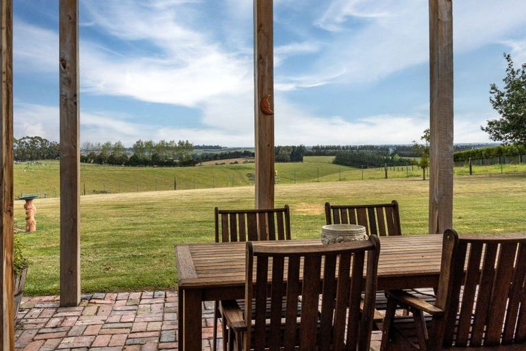 Photo of property in 182 Spur Road, Hadlow, Timaru, 7975
