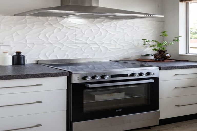 Photo of property in 46 Elmwood Crescent, Pukete, Hamilton, 3200