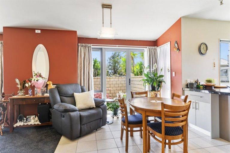 Photo of property in 30 Russell Street, Westport, 7825