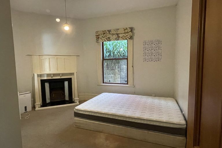 Photo of property in 16 Talavera Terrace, Kelburn, Wellington, 6012