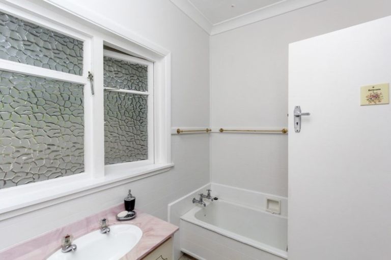 Photo of property in 219 Powderham Street, New Plymouth, 4310