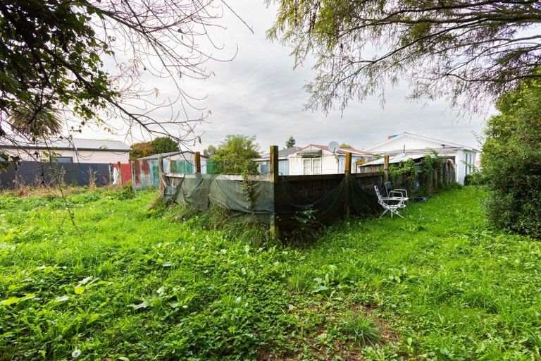 Photo of property in 21 Atkinson Street, Woodville, 4920