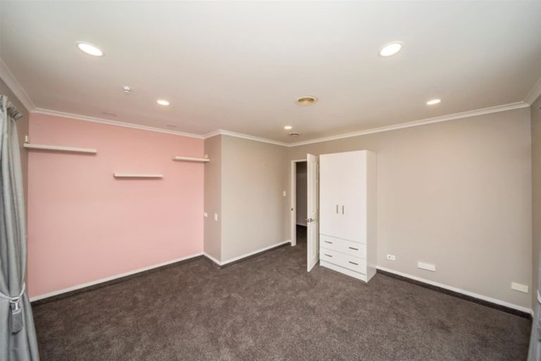 Photo of property in 7 Edna Wills Place, Hawera, 4610