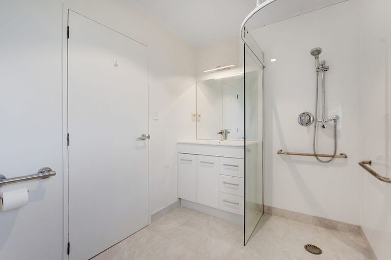 Photo of property in 2/2 Napoleon Avenue, Milford, Auckland, 0620