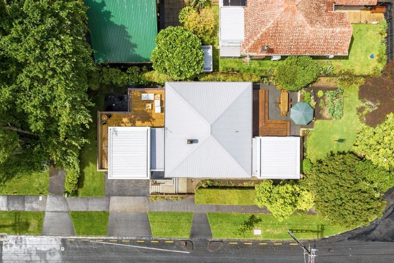 Photo of property in 71 Moa Road, Point Chevalier, Auckland, 1022