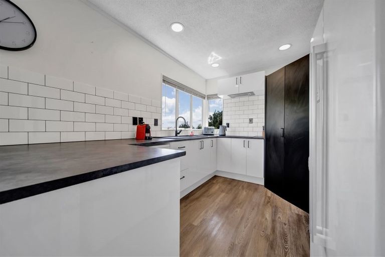 Photo of property in 11 Crownhill Street, Spotswood, New Plymouth, 4310