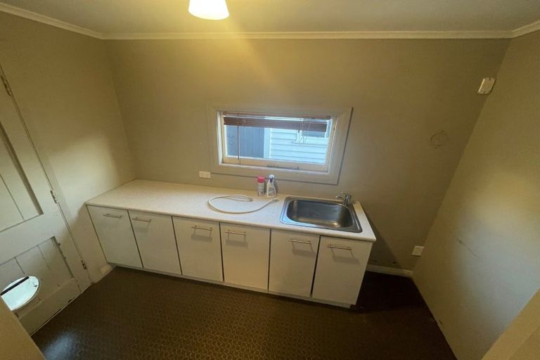 Photo of property in 40 Waiwaka Terrace, Strandon, New Plymouth, 4312