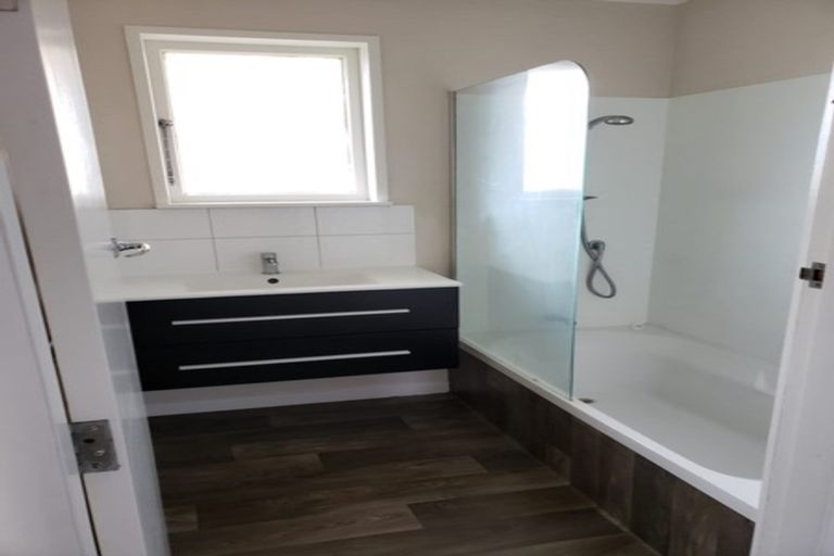 Photo of property in 16 Cleveland Street, Bader, Hamilton, 3206